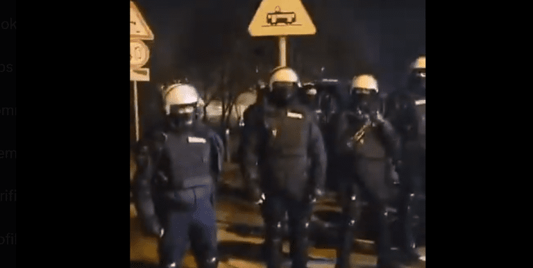 Objavljen snimak sa Starog savskog mosta: „200 pripadnika policije rasteralo aktiviste i pregazilo šator“
