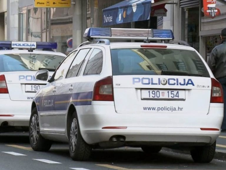 Policija podnijela krivične prijave zbog ustaških pjesama na koncertu Thompsona