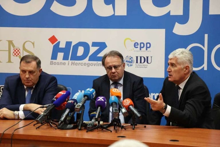 Stanje u BiH na prekretnici: Čović poziva na pomirenje dok ‘trojka’ i SNSD vode politiku smjena