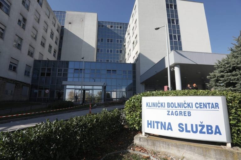 Baka u hodniku hitne ležala 40 sati, bolnica poručila: “To vam je tako”