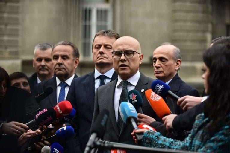 Vučević: “Povlačimo zakon o visokom obrazovanju”