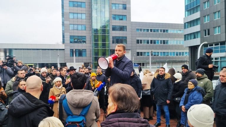 Stanivuković i Petrović borbu za devet miliona KM sele u sudnicu