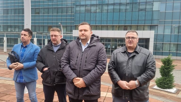 Zdravstvo RS u haosu: Tržni centar nudi veće plate nego bolnice – medicinari razmatraju odlazak!