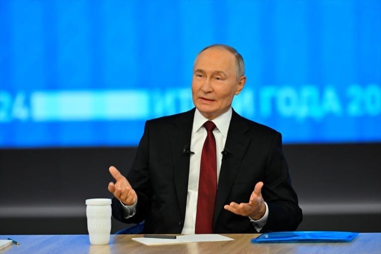 Ko je “čovjek sa čudnom frizurom”, za kojeg je Putin rekao da je zabranio dogovor Rusije i Ukrajine?