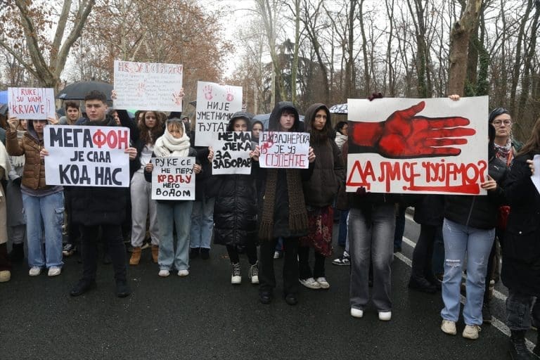 Omladina gruva, čitaju režim kao bukvar
