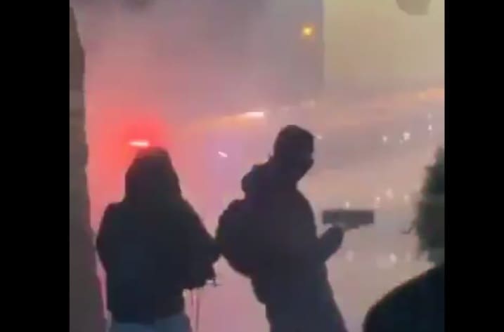 Žestoki sukobi u Tbilisiju zbog EU, demonstranti podigli barikade, suzavci…