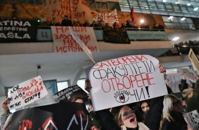 Studentska blokada i pobuna ispred RTS-a: Ometamo program!