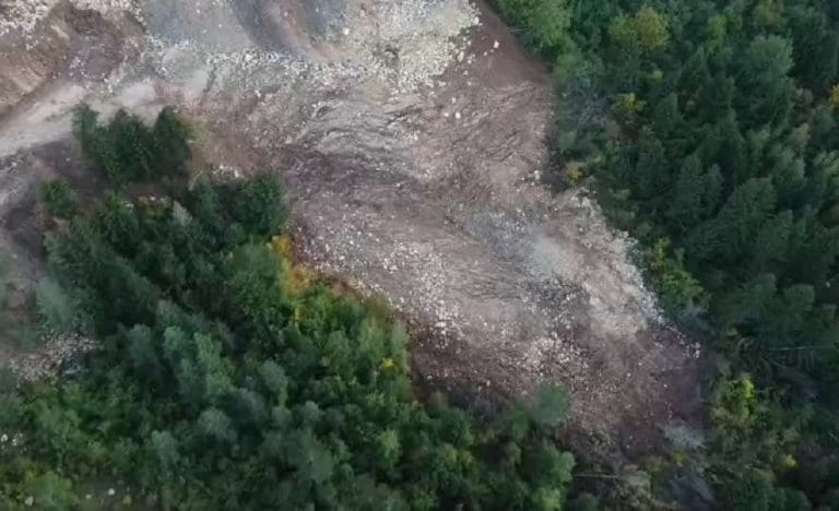 Pukotine na Trebeviću se šire: Opasnost od novih klizišta