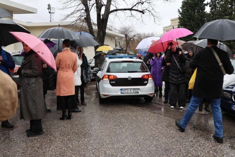 Prosvjetarima u HNŽ-u stigla podrška kolega iz FBiH: Novca ima, dobre volje nema