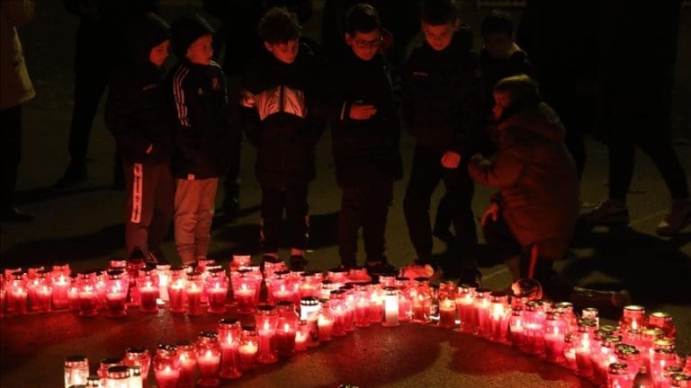 Mimohod u Zagrebu zbog krvavog napada u školi: “Sve ste uzeli, djecu ne damo”