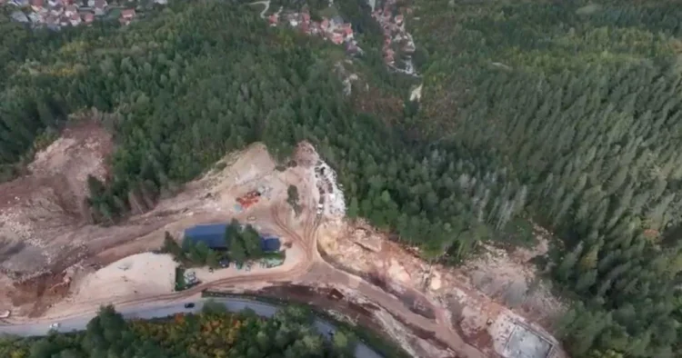 Na lokalitetu Curine njive nove pukotine usljed naprezanja i pomjeranja tla