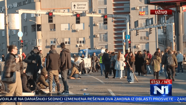 Studenti počeli čišćenje Autokomande, brutalan napad na studente u Novom Sadu