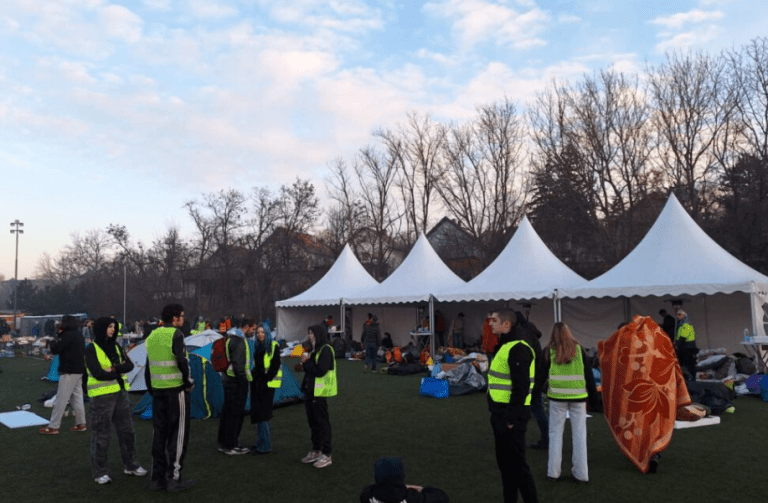 Beogradski studenti noćili u Inđiji, Novi Sad organizuje doček za njih