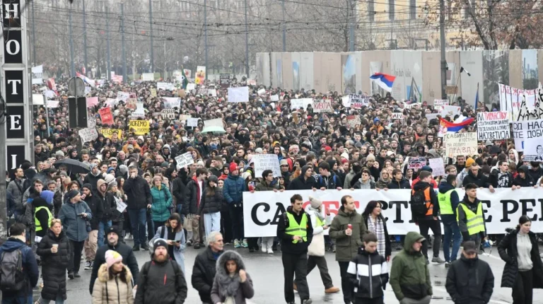 Arhiv javnih skupova objavio koliko je građana učestvovalo u jučerašnjim protestima širom Srbije