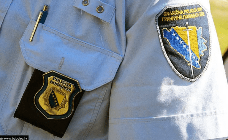 Kombijem granične policije BiH prevozili namještaj u Hrvatsku na vikendicu