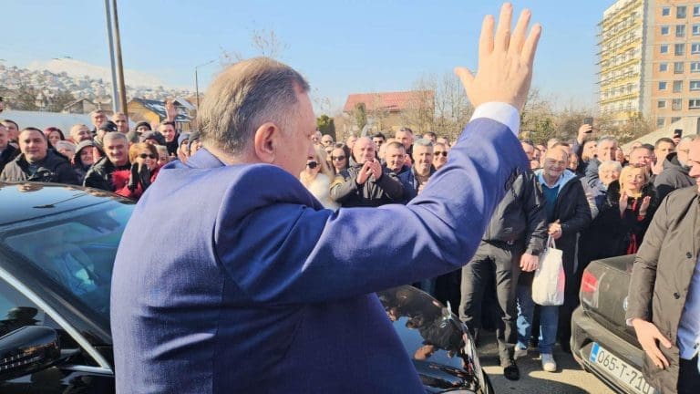 Dodikov advokat tražio oslobađanje: Dodik ukaz potpisao ranije