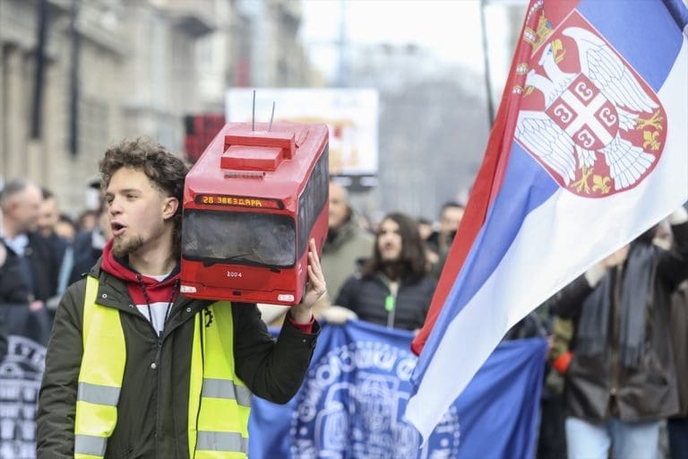 Beograd: Studenti blokirali Gradsko saobraćajno preduzeće, ne vozi nijedan tramvaj