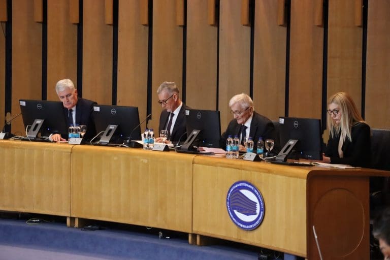 Sjednica Doma naroda prekinuta: Bošnjački delegati ostali van sale, Špirić konstatovao – nema kvoruma!