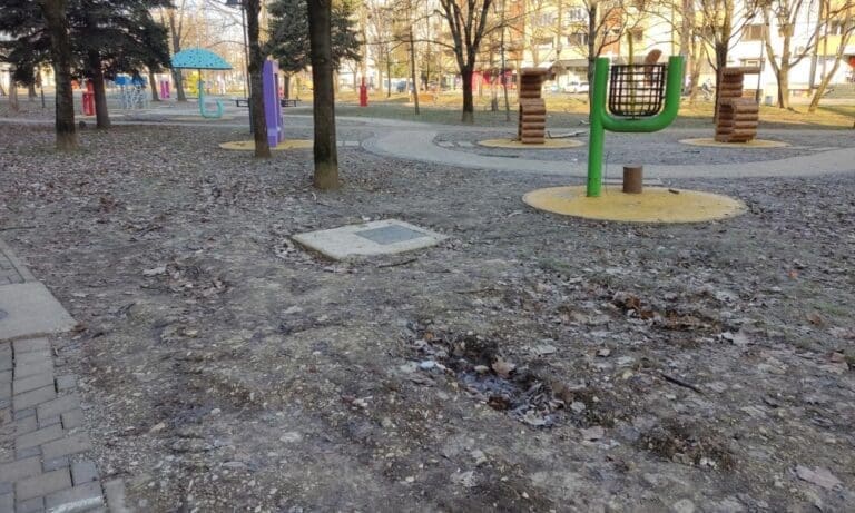 Od ćirilice do oranja: Evo kako danas izgleda Ćirilični park u Banjaluci