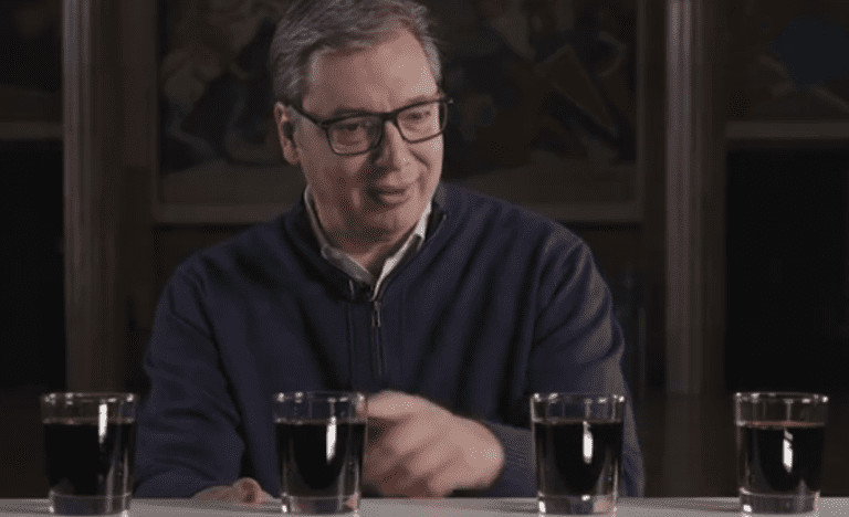 Vučić pogađao gazirana pića: “Ceo život pijem Colu Zero, sve mi se pobrkalo”