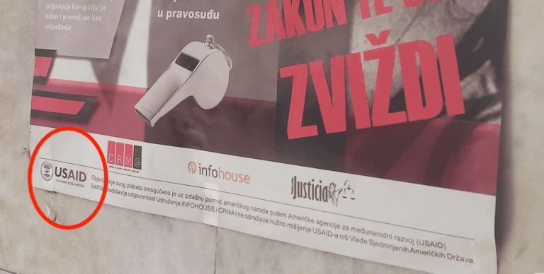 FOTO Plakat u NSRS govori više od riječi!