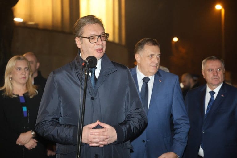 Vučićevo obraćanje u Banjaluci: “Ovo je težak dan…”