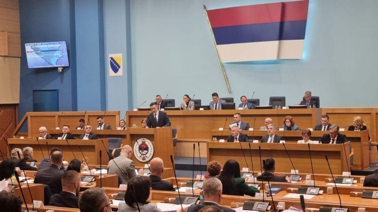 Posebna sjednica NSRS  o stanju u javnim preduzećima završena.Nije ni počela