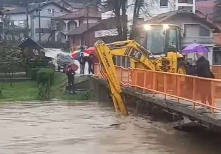 Poplave u Čelincu: “Situacija se komplikuje iz sata u sat”