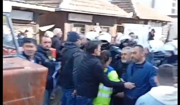 SRBIJA: Sukob poljoprivrednika sa policijom u Bogatiću, „izvadili su pendrek na našu decu“
