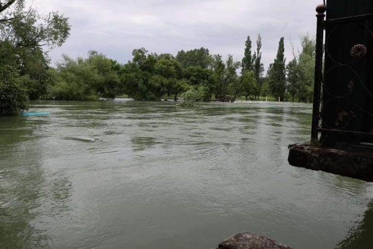 U Jablanici evakuisano 13 osoba