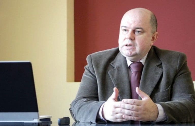 Ustav jasno kaže: Samo potpredsjednici mogu mijenjati predsjednika RS – najava imenovanja Siniše Karana v.d. predsjednikom protivna Ustavu?