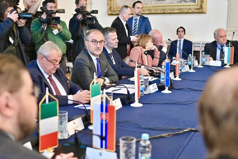 Ambasador EU u BiH komentarisao situaciju nakon ukaza o suspenziji zakona u Republici Srpskoj