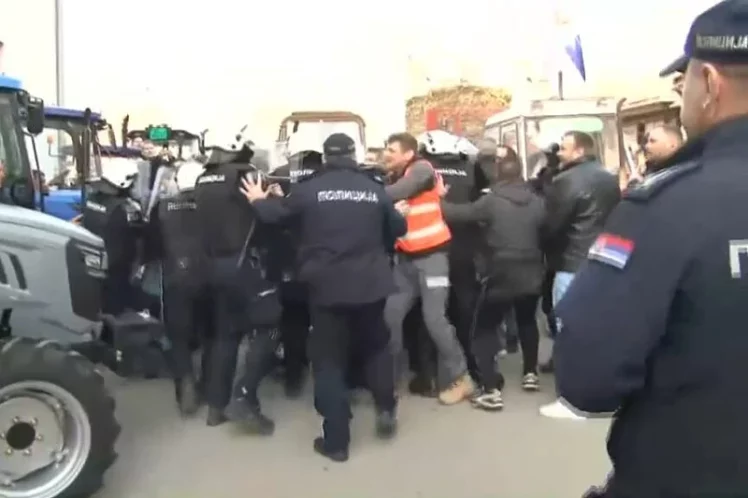 Sukob poljoprivrednika i policije u Srbiji: “Izvadili su pendrek na našu djecu”
