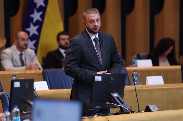 Mrtvo slovo na papiru: Zašto još nije počela primjena pravilnika o povratu PDV-a na prvu nekretninu?