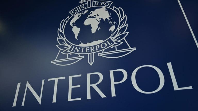 Pogledajte šta piše u članu po kojem je Interpol odbio raspisivanje potjernice za Dodikom
