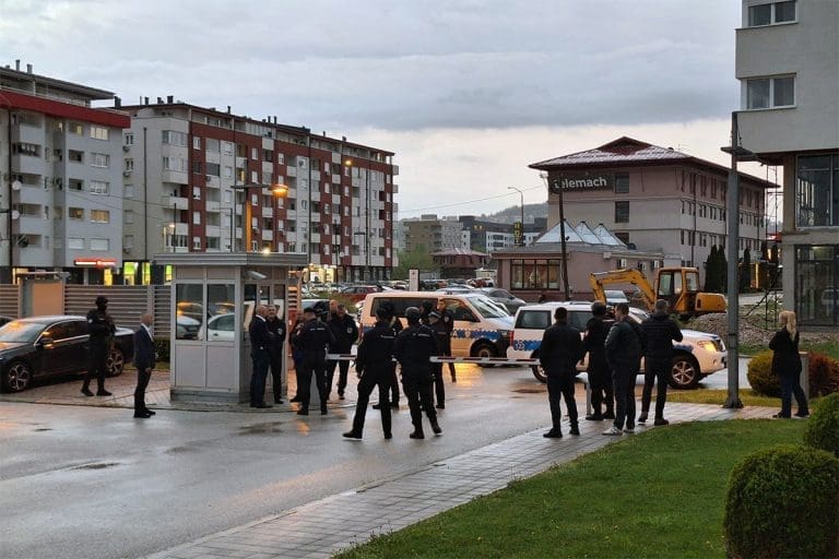 Šta se sve zapravo desilo sinoć u Istočnom Sarajevu?: Dan poslije, Dodik nastavlja svoje aktivnosti, Šmit se vanredno obraća