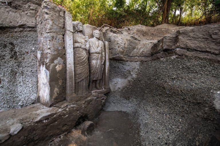 Nevjerovatna Pompeja: Arheolozi pronašli monumentalnu grobnicu bračnog para u gotovo prirodnoj veličini