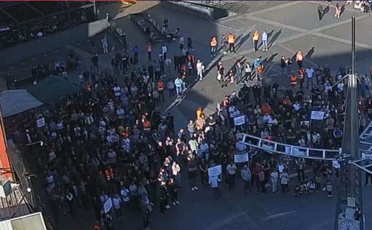 Protest radnika “Arcelor Mittala” u Prijedoru: Bez dogovora o povećanju plata još od 2019. godine