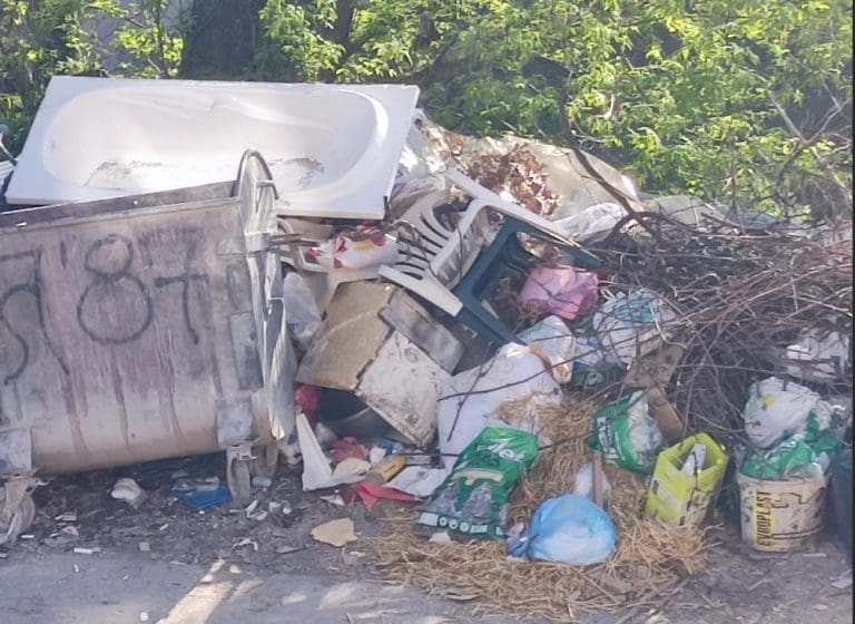 FOTO Banjalučani vape za pomoći: ‘Ne tražimo luksuz, samo da ne živimo na deponiji!’