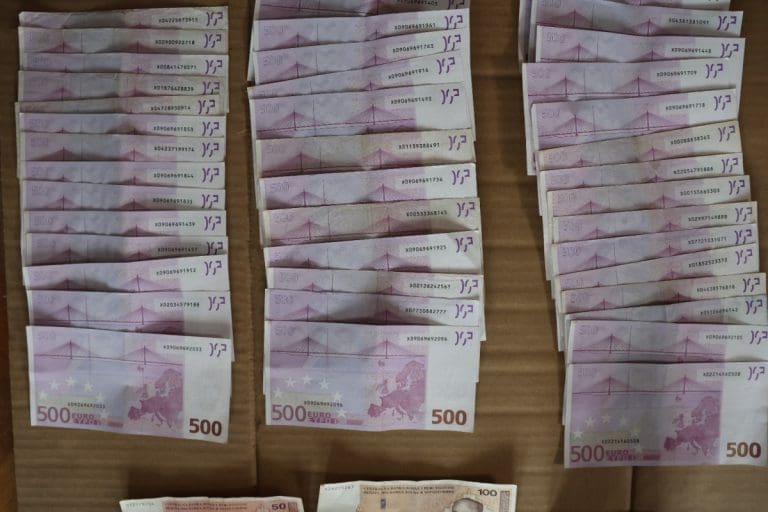 Sarajevo: Uhapšen nadriljekar, uzeo ljudima 50 000 eura, pa kupio poršea