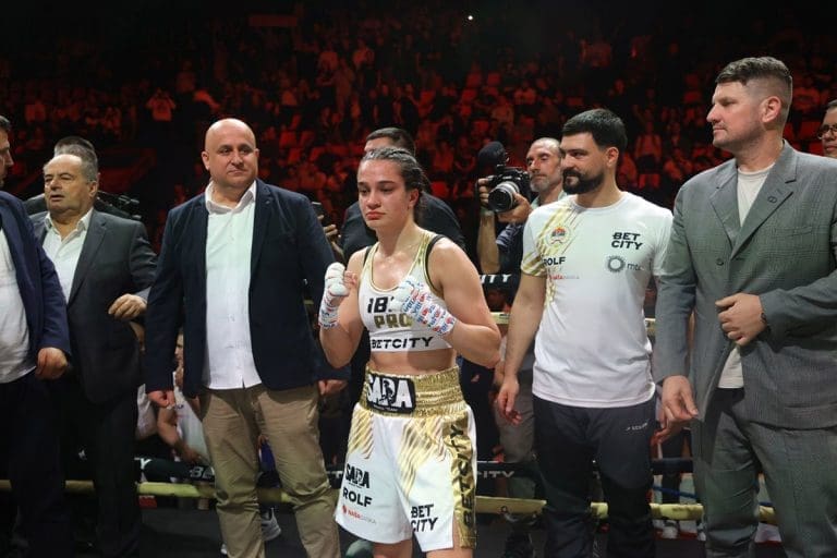 Sara Ćirković postala svjetska šampionka u profesionalnom boksu
