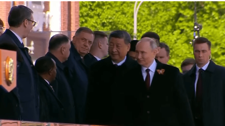 Dodik i Vučić na Paradi u Moskvi(FOTO)