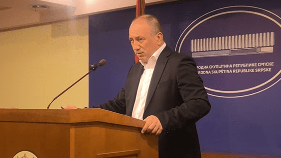 Crnadak o non-pejperu: “Čekaju nas veliki problemi, jedino što Republici Srpskoj sada može pomoći jeste da odstupite”