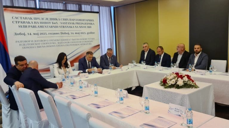 Dodik nakon sastanka u Doboju: Želimo dijalog, a ne diktat