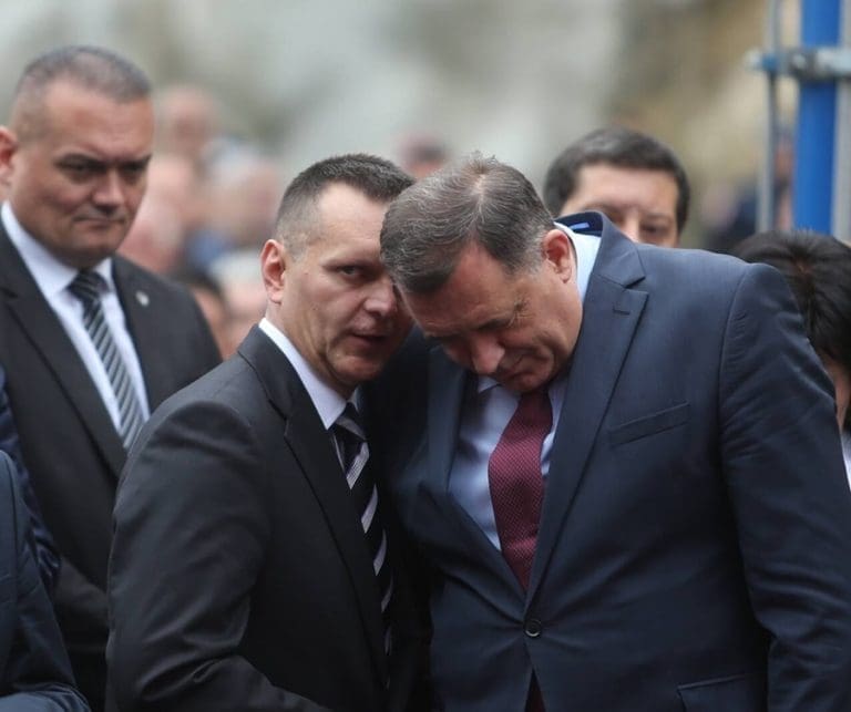 Lukač hvali Dodika: Nećemo tražiti tuđe, ali ne damo ni svoje – RS ima ko da brani