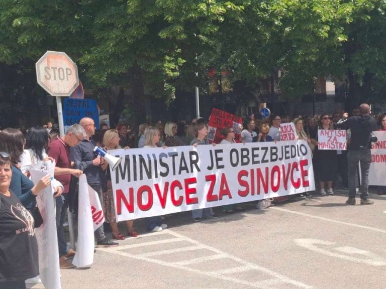 Protest zdravstvenih radnika u Mostaru: Ne tražimo privilegije, već ravnopravnost