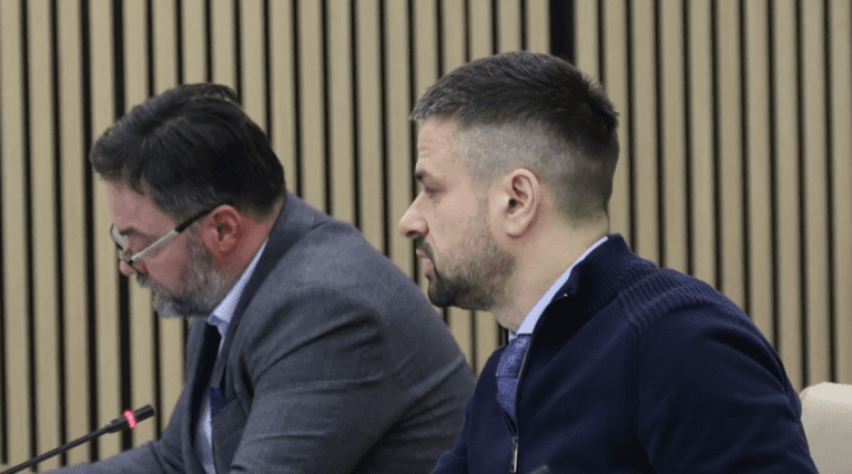 Građani plaćaju, funkcioneri uživaju: Košarac i Amidžić vodili radne sastanke po restoranima