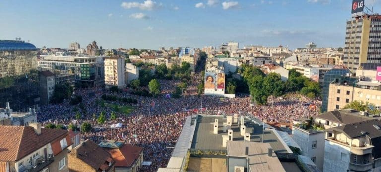 Ljudi, ne dajte Vučiću da vidi ove fotografije i snimke sa Slavije. Nikako