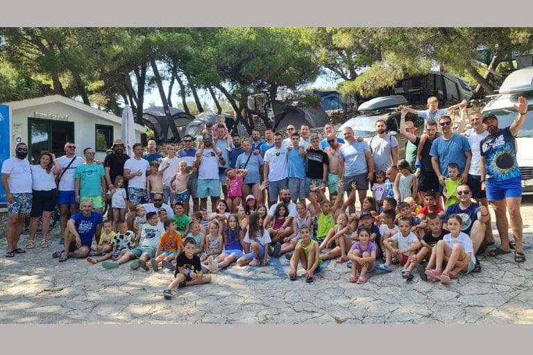 Neobičan kamp 30 tata i 50 djece iz Banjaluke na Murteru: “Mamama ulaz strogo zabranjen”