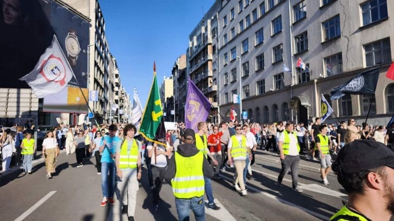 Pročitan isti govor širom Srbije: „Srbija je ustala i stajaće neumorno do ispunjenja zahteva“